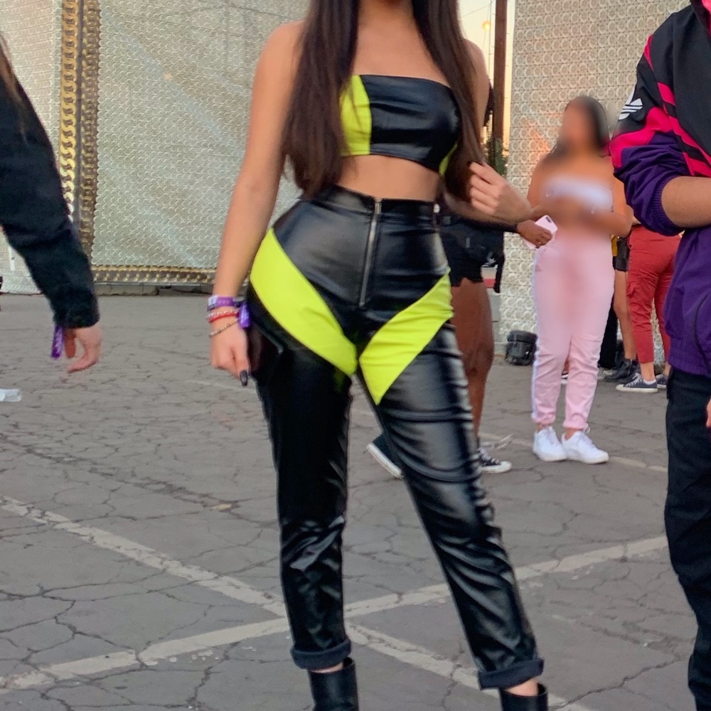 latex 2 piece